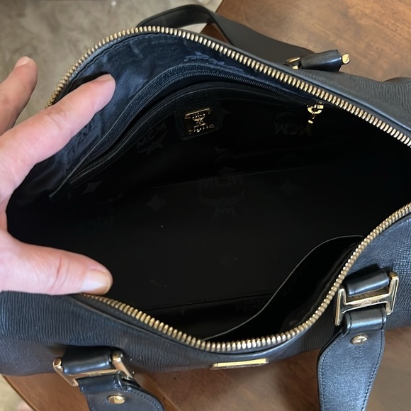 MCM Vintage Black Leather Boston Bag Satchel – Gold Hardware, Rare Style - Picture 6 of 7